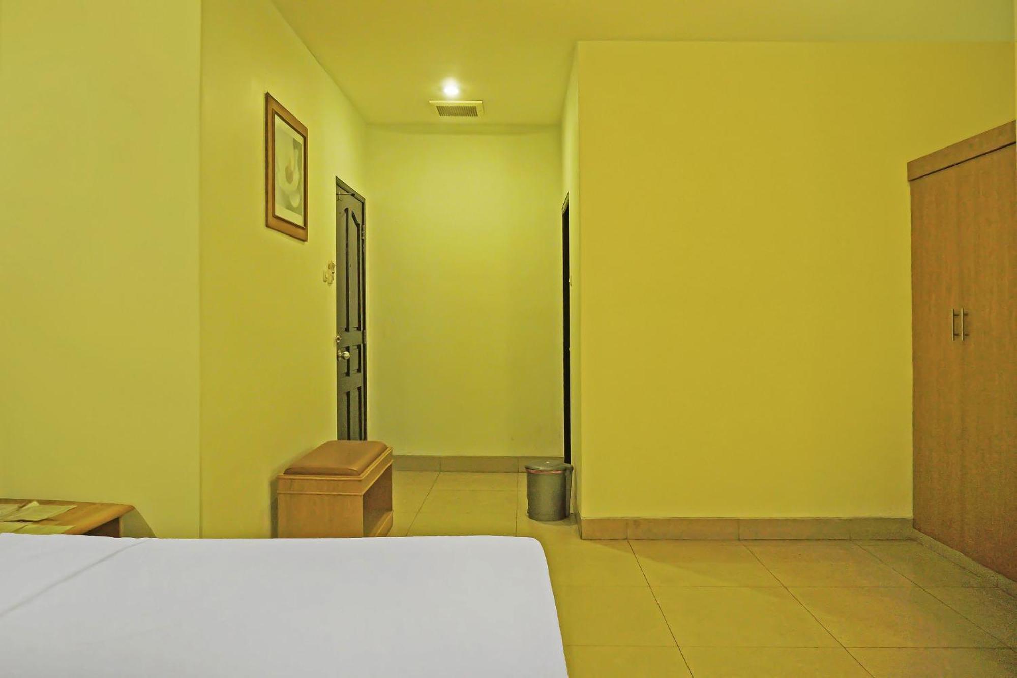 Super Oyo Collection O 92690 Hotel Limas Palimbão Exterior foto